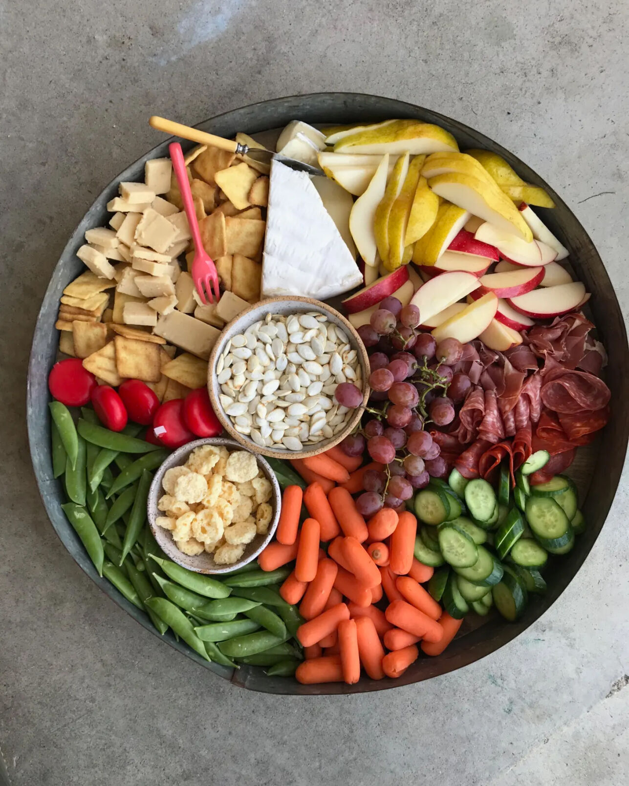 entree-snack-board-20220418